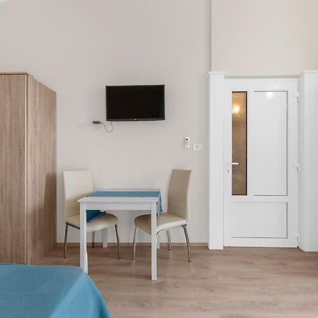 Villa Hope Apartments Poreč Exteriör bild